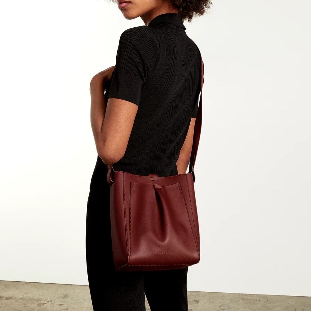 Everlane Cognac Brown 100% Premium Italian Leather The Mini Studio Crossbody Bag - Picture 5 of 7